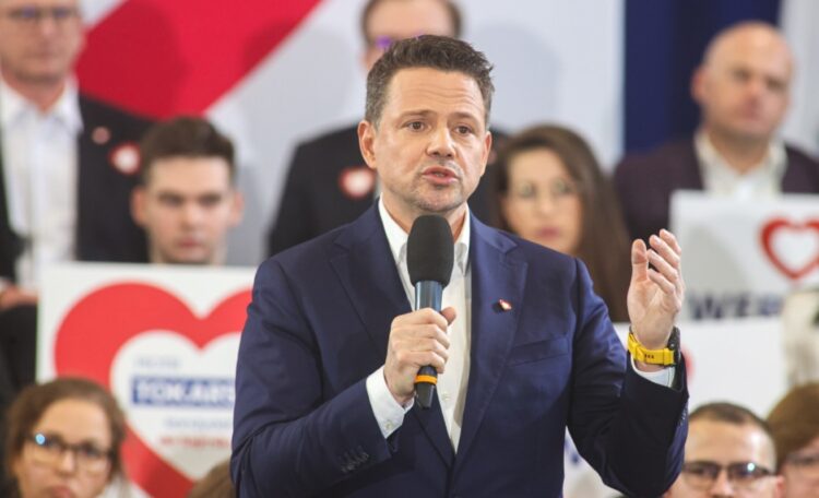 Warsaw Mayor bans display of Christian crosses on public buildings